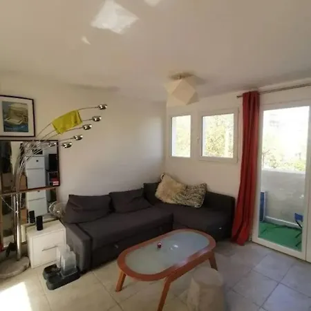 D'une Avec Vue Sur La Et Balcon Amenage A *